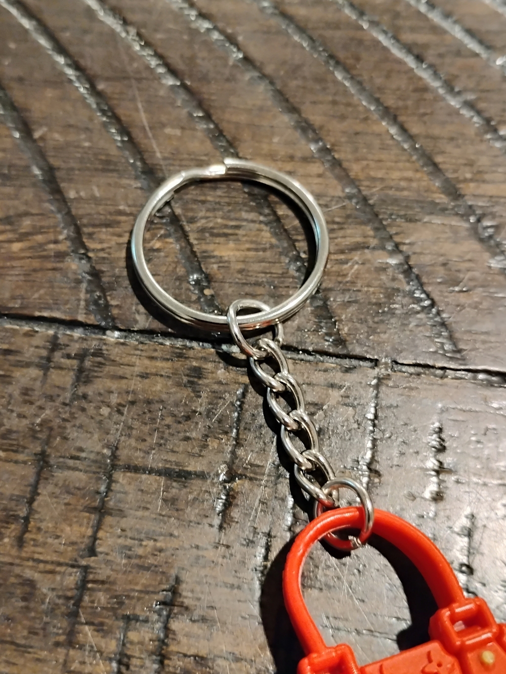 Red Handbag Keychain - Picture 2 of 3